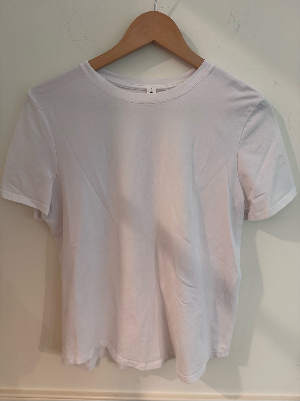 lululemon athletica love White Crew Neck Tee size 6 - Picture 2 of 4